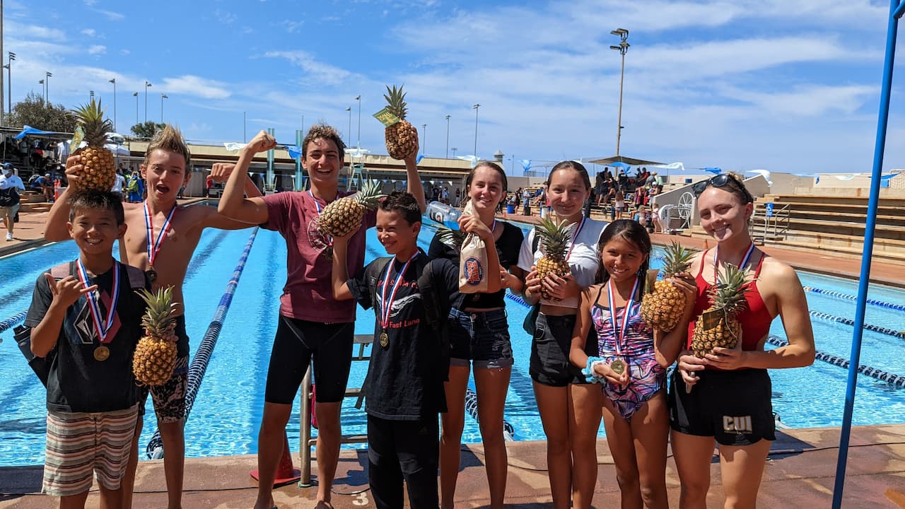 Lahaina Swimmers Win Pineapple Relay